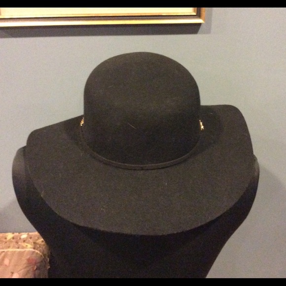 Last one! Saks 5th Avenue Fedora Hat (Black) - Picture 5 of 7